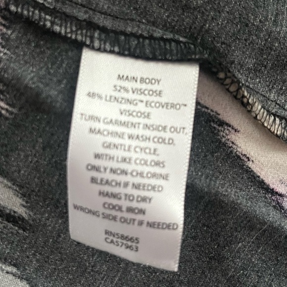 New! Nordstrom brand Women's Sleeveless Abstract Print Blouse Size 1X - Picture 8 of 13